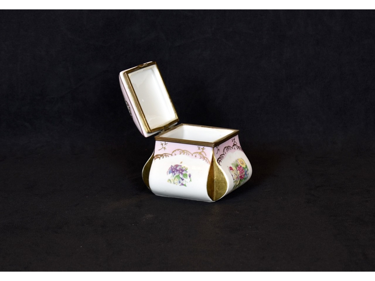 Porcelain Small Box